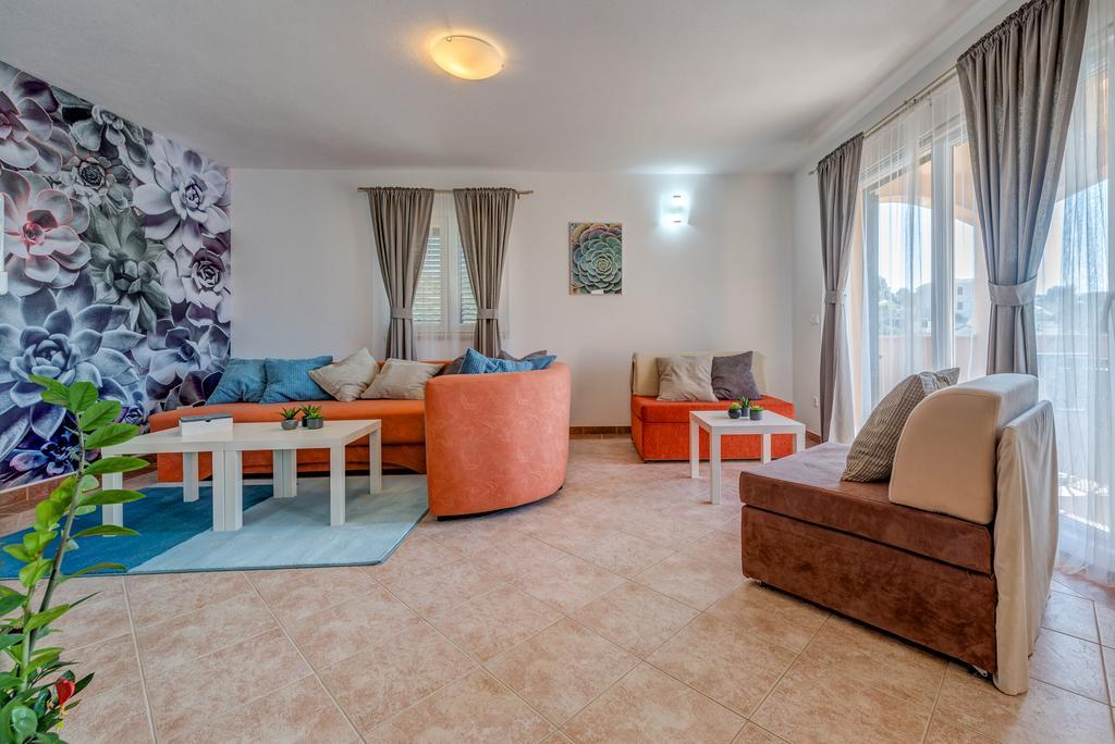 Holiday Home Mirna Vala セヴィド エクステリア 写真